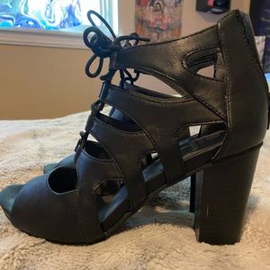 White Mountain Black Heels SZ 8 1/2